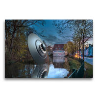 Premium Textil-Leinwand 75 x 50 cm Quer-Format Verunglücktes UFO in einem Teich | Wandbild, HD-Bild auf Keilrahmen, Fertigbild auf hochwertigem Vlies, Leinwanddruck von Val Thoermer