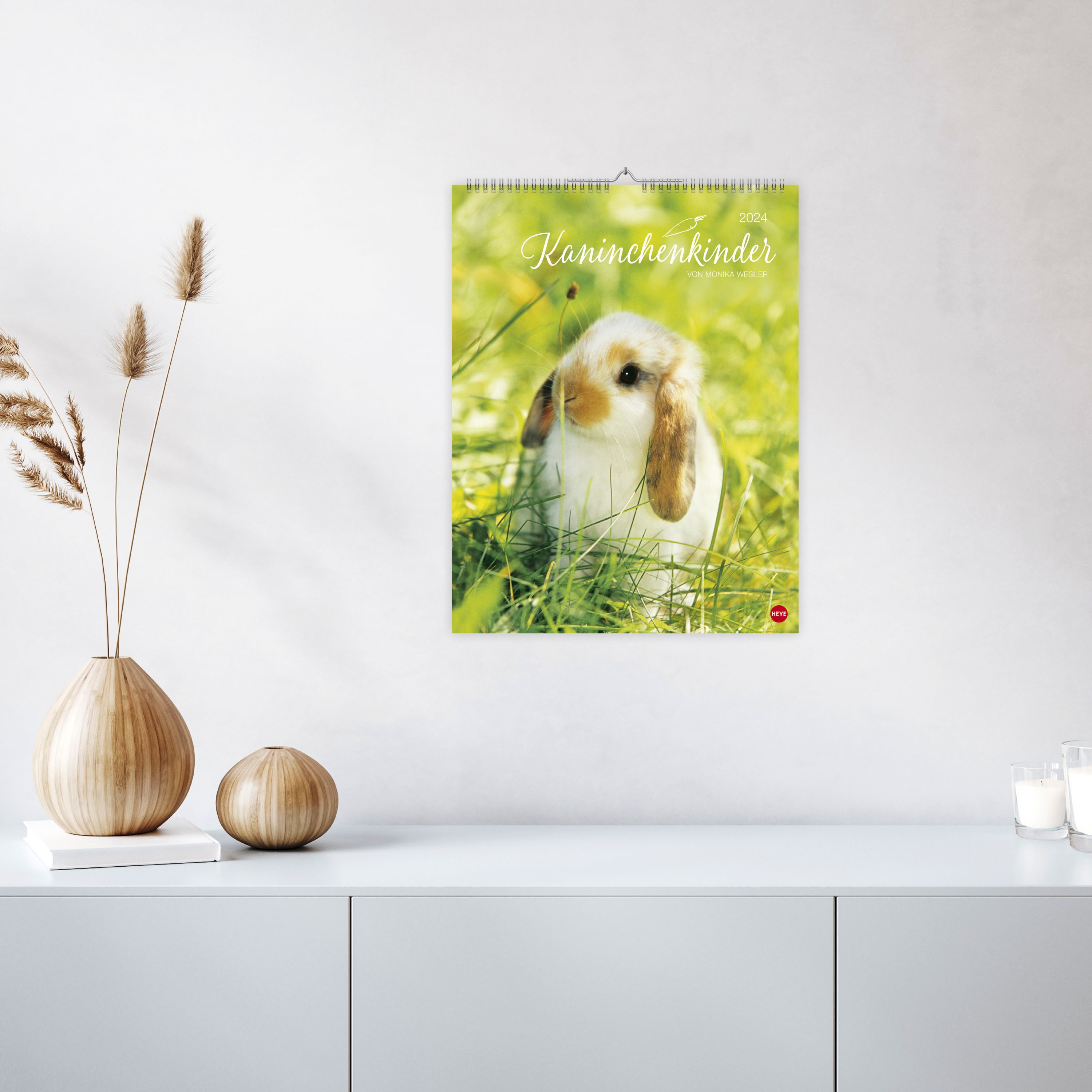 Kaninchenkinder Posterkalender 2024 von Monika Wegler. Ein bezaubernder Tierkalender mit süßen Fotos. Dekorativer Kalender für Tierfreunde. Hochformat 34 x 44 cm.