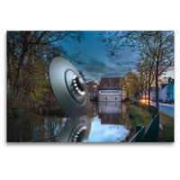 Premium Textil-Leinwand 120 x 80 cm Quer-Format Verunglücktes UFO in einem Teich | Wandbild, HD-Bild auf Keilrahmen, Fertigbild auf hochwertigem Vlies, Leinwanddruck von Val Thoermer